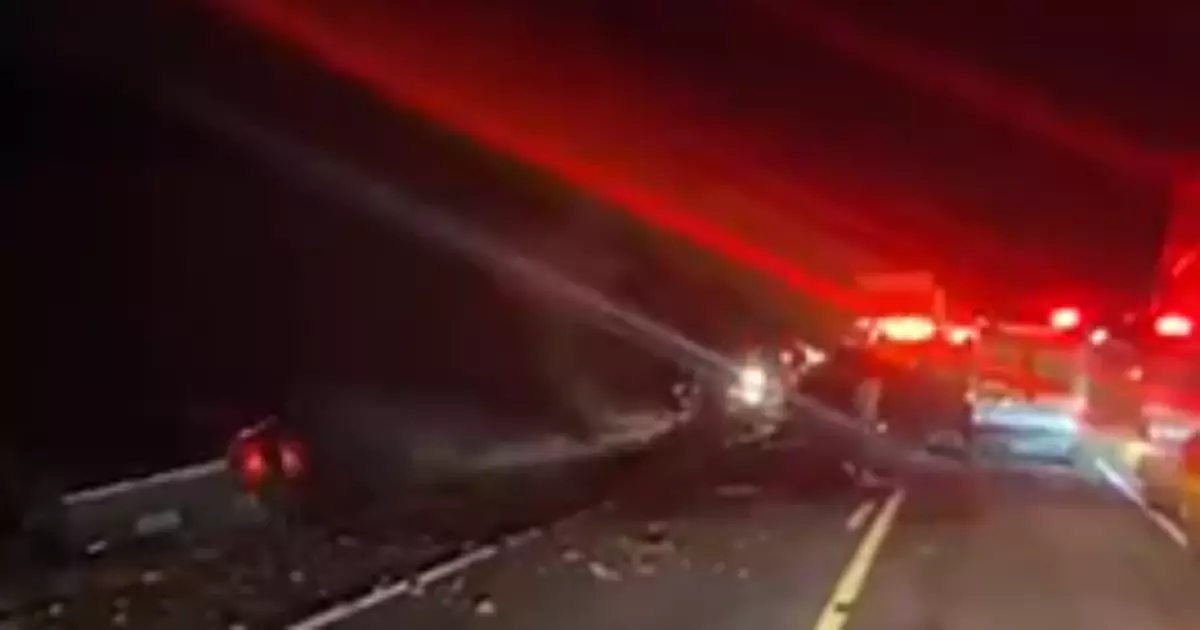 Colisão frontal entre van e caminhonete deixa seis mortos na Paraíba