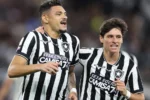 Com gol de Tiquinho Soares, Botafogo encerra jejum de três meses sem bola na rede de atacantes
