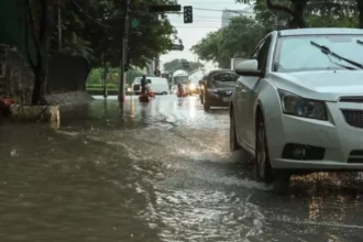 Condução na chuva: como evitar riscos de alagamento e proteger seu veículo