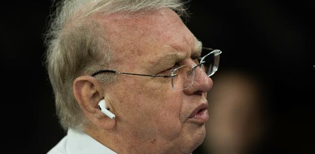 Corinthians avalia contratos longos para novo técnico antes das eleições