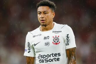 Corinthians confirma escalação com novidades para enfrentar o Vitória