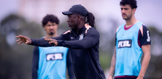 Corinthians encara decisão contra o vitória sob pressão no brasileirão
