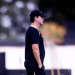 Corinthians enfrenta obstáculos na rescisão e deve encarar o vasco sem técnico na beira do campo
