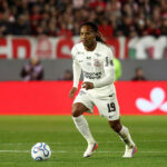Corinthians inicia tratativas para estender contrato de André Carrillo