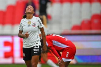 Corinthians supera o Santa Fe de virada e avança à final da Libertadores Feminina