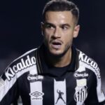 Coutinho reestreia com vitória pelo Santos e avalia retorno aos gramados