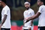 Crise no Corinthians reflete gestão caótica e risco iminente de rebaixamento