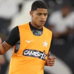 Crítica à liberação de Huguinho pelo Botafogo para a Seleção sub-20 gera debate
