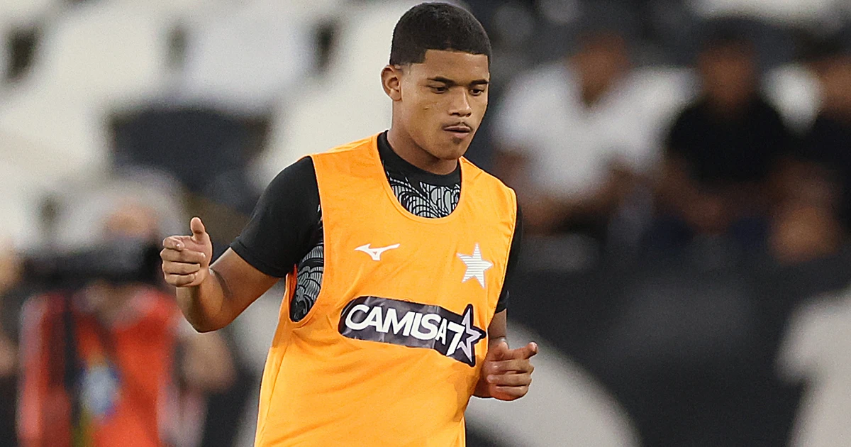 Crítica à liberação de Huguinho pelo Botafogo para a Seleção sub-20 gera debate