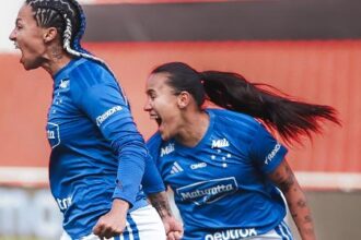 Cruzeiro vence bolívar com três gols de byanca e avança às quartas da libertadores