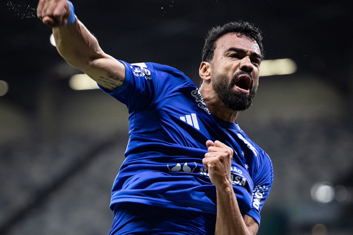 Cruzeiro vence o Remo por placar mínimo e recupera a terceira colocação