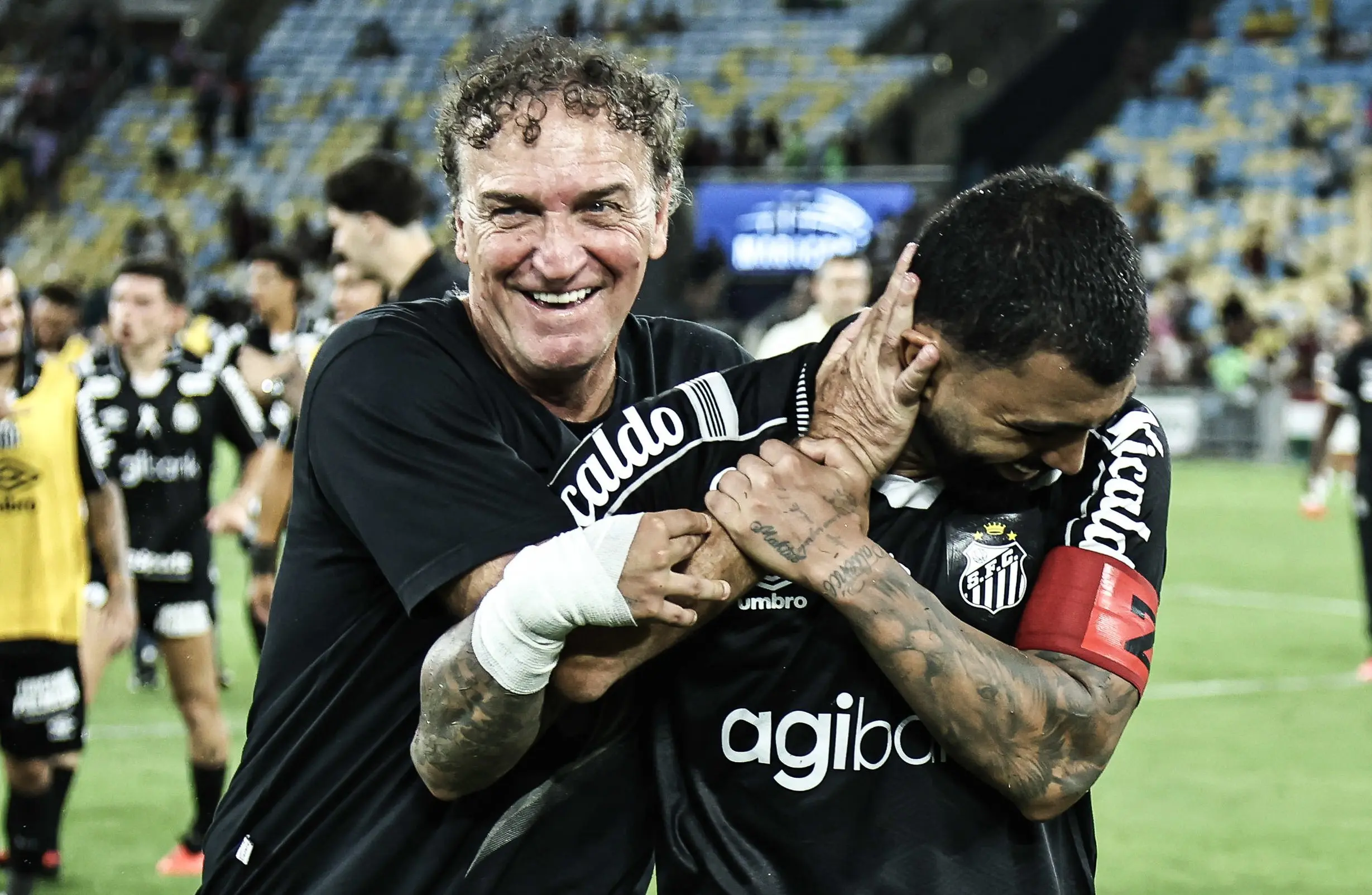 Cuca destaca Neymar e projeta vaga na libertadores após vitória do santos