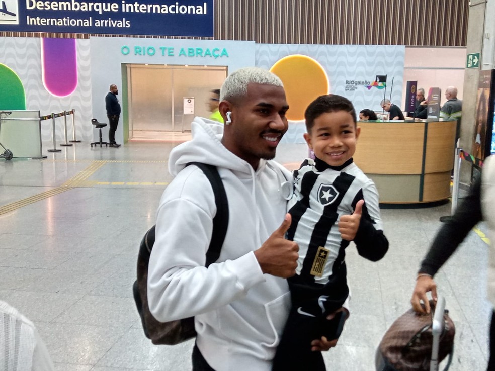 Cuiabano reencontra torcedor mirim em duelo entre Botafogo e Vasco no Nilton Santos