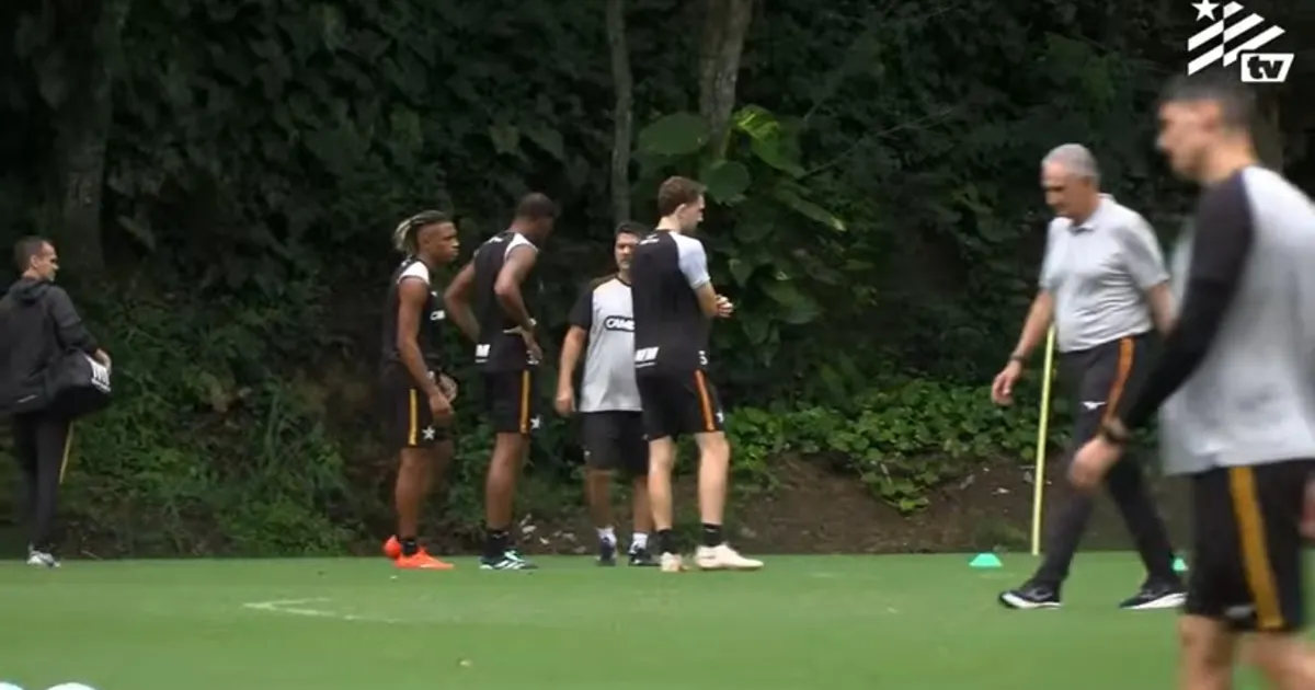 Danilo, Arthur Chaves e Kaio Pantaleão realizam treino separado no Botafogo