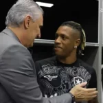 Danilo destaca importância de tite e aposta em futuro brilhante no botafogo