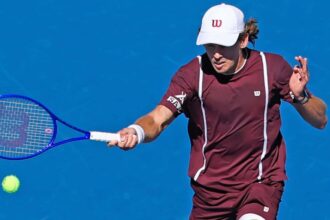 De Minaur e Hurkacz avançam às semifinais do ATP 500 de Pequim