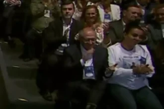 Debate eleitoral ganha repercussão com presença da mãe de Ana Clara