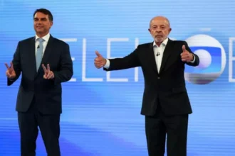 Debate presidencial na TV Globo tem troca de acusações entre Lula e Flávio