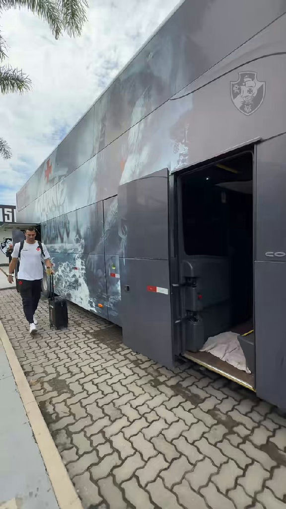 Delegação vascaína viaja para enfrentar o São Paulo pelo campeonato nacional
