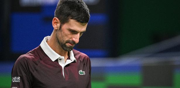 Derrota de Djokovic em Xangai complica busca por vaga no ATP Finals