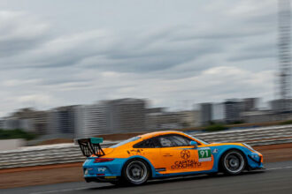 Dilson Peres Jr. e Marco Cozzi dominam segundo treino livre da Porsche Challenge em Brasília