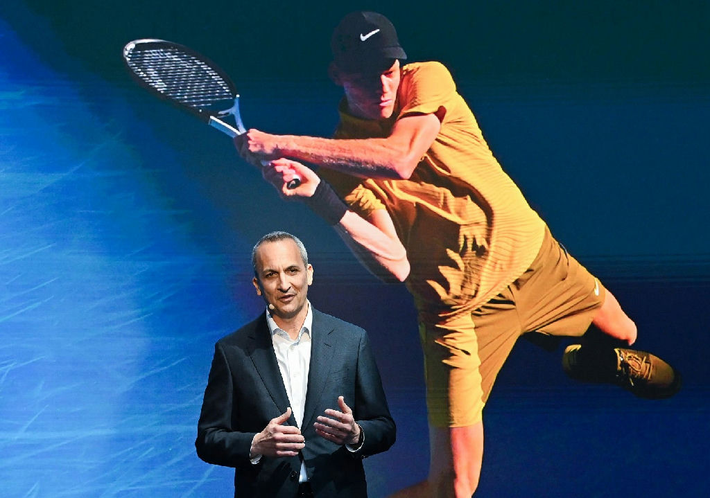 Diretor do Australian Open comete gafe ao anunciar nomes de estrelas do tênis