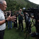 Dirigentes acompanham atividade do Botafogo no ct Lonier e evitam pronunciamentos