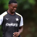 Domingos Andrade enfrenta escassez de minutos após investimento milionário no Botafogo