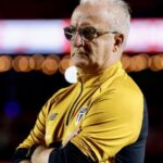 Dorival explica ausência de Sabino na escalação e aponta desgaste físico