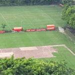 Dorival Júnior recebe apoio interno após críticas sobre estrutura no CT