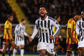 Douglas Luiz brilha e Juventus vence Lecce no Campeonato Italiano
