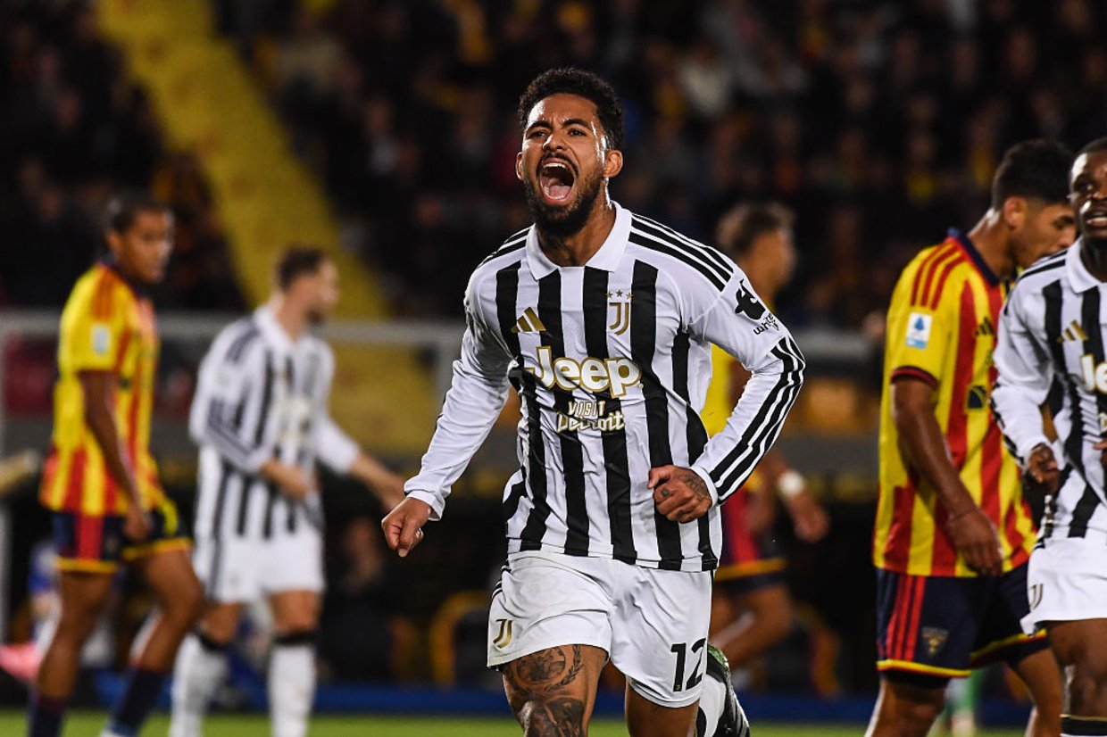 Douglas Luiz brilha e Juventus vence Lecce no Campeonato Italiano