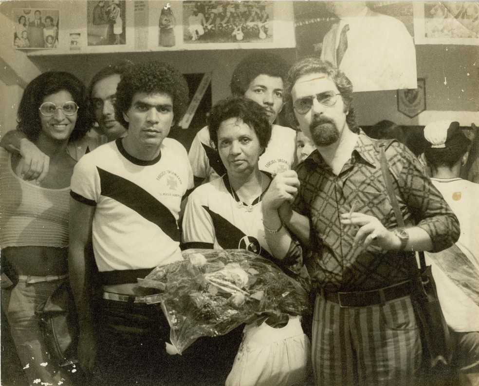 Dulce Rosalina: a trajetória da pioneira que liderou torcida do Vasco e mudou o futebol brasileiro