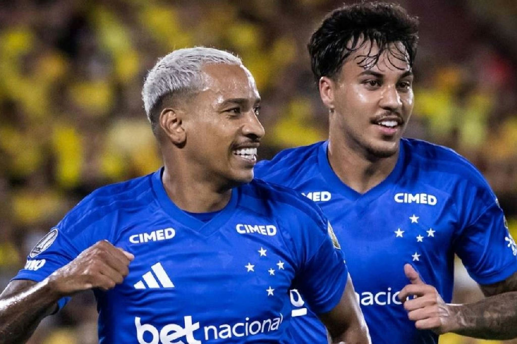 Dupla do cruzeiro atinge marcas expressivas em vitória sobre o grêmio