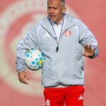 Eduardo Baptista assume o Internacional sob forte pressão e desconfiança