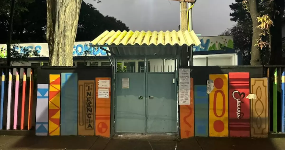 Eleitores enfrentam portões fechados apesar da prorrogação da votação