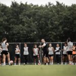 Elenco feminino do vasco realiza treinamento focado em preparação