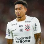 Escolhas de Seedorf no Corinthians geram questionamentos entre colunistas