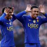Estêvão brilha como titular e Chelsea derrota Manchester United