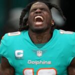 Ex-esposa acusa Tyreek Hill de agressão em julgamento civil, incluindo tentativa de soco durante gravidez