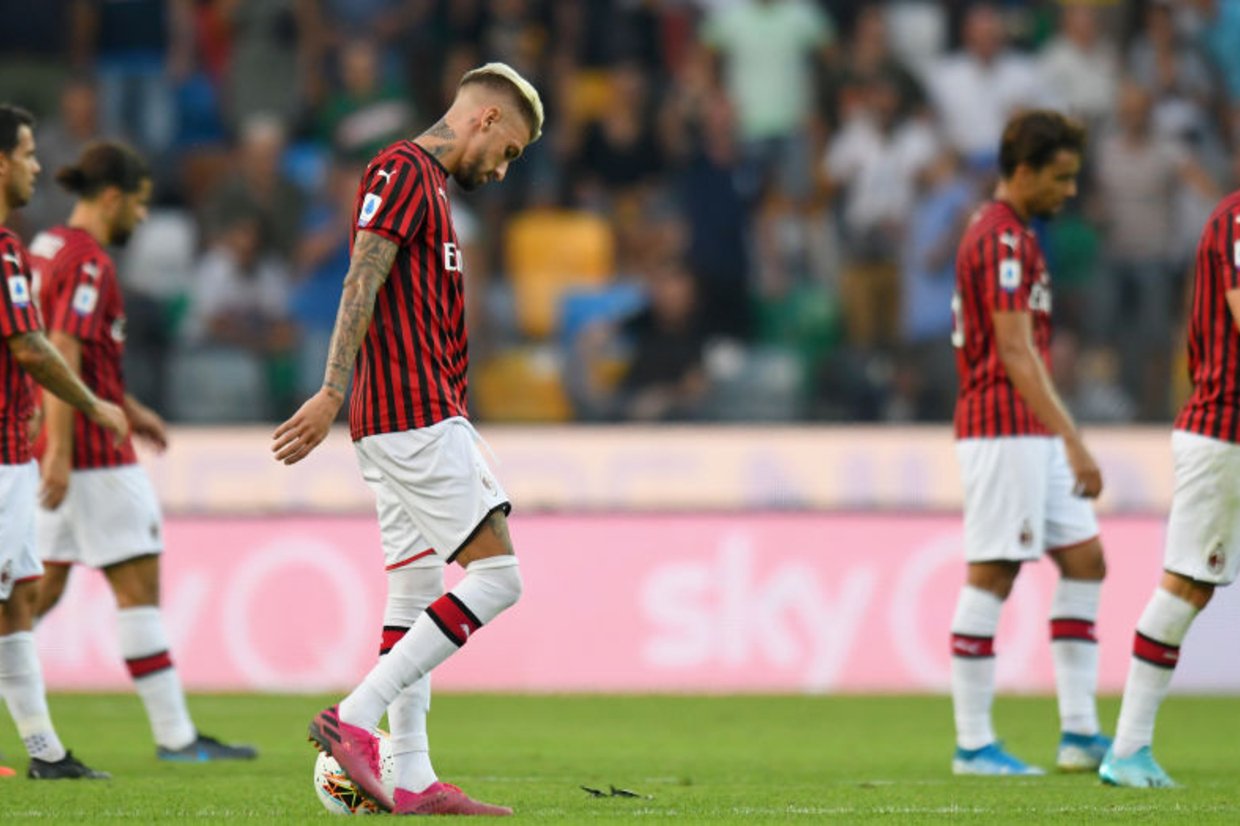 Ex-jogador do Milan anuncia aposentadoria precoce no futebol