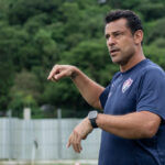 Ex-jogador Fred levanta taça inédita pelo sub-20 do Fluminense com goleada