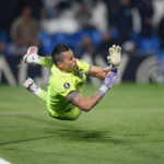 Fábio, goleiro do Fluminense, estabelece novo recorde de jogos na história da Libertadores