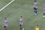 Felipe Melo aponta disparidade entre Vasco e Botafogo na reta final do Brasileirão