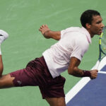 Félix Auger-aliassime vence duelo equilibrado e avança no Masters 1000 de Xangai