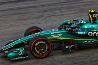 Fernando Alonso destaca ritmo competitivo da Aston Martin no GP da Malásia