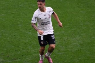Fernando Diniz cobra maior protagonismo de Rodrigo Garro no Corinthians