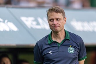 Fernando Seabra é desligado do comando técnico do Coritiba após nova derrota