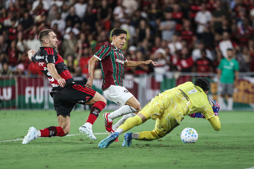 Fla-flu e Libertadores dominam agenda tricolor com casa cheia e decisões estratégicas