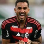 Flamengo acerta renovação de contrato com o zagueiro Danilo até 2027